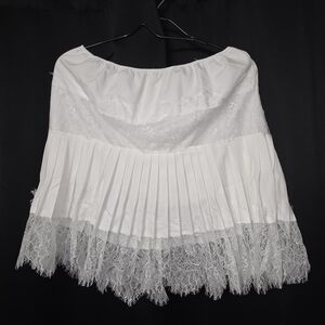 Chic White Lace A-Line Skirt